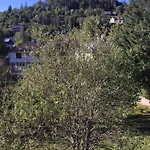 Au Bord De L'eau Bed and breakfast 3*