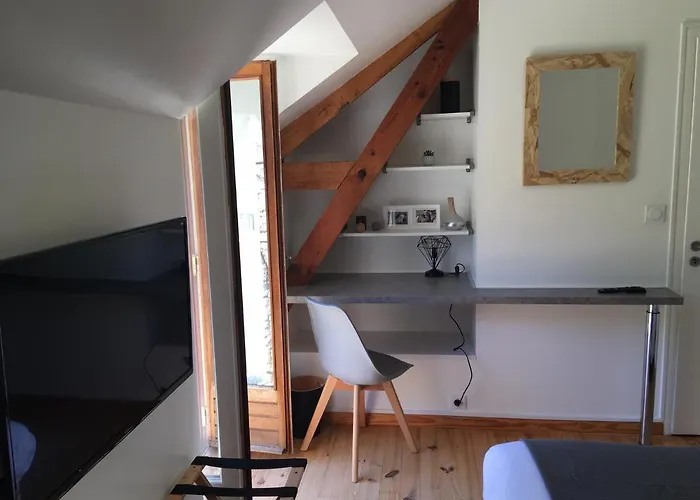 Au Bord De L'eau לינה וארוחת בוקר